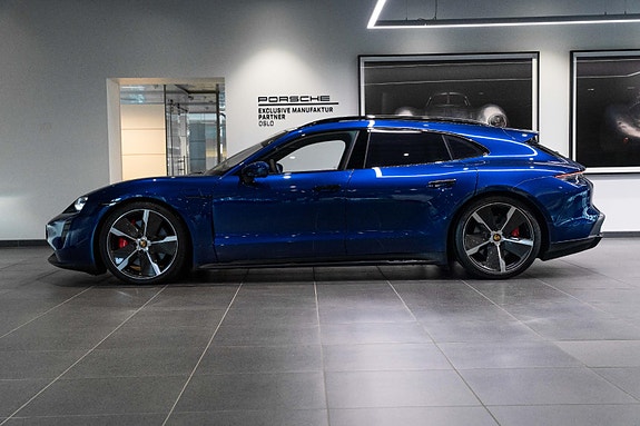 Porsche Taycan Sport Turismo 4 of 30