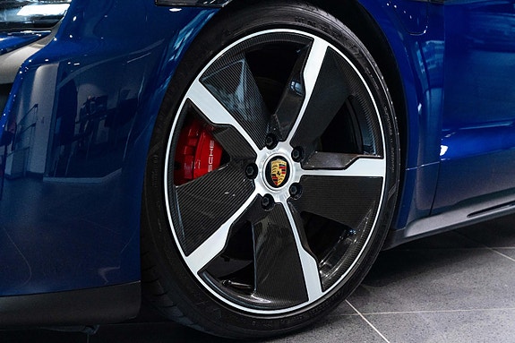 Porsche Taycan Sport Turismo 3 of 30