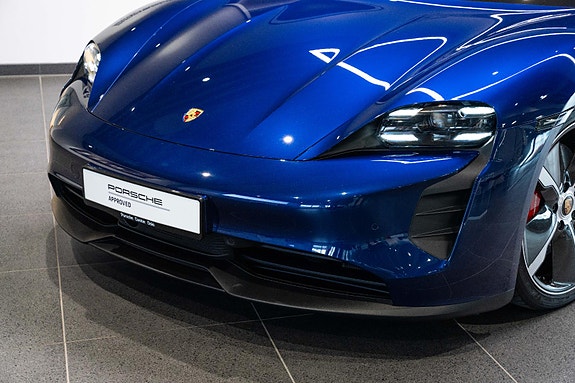 Porsche Taycan Sport Turismo 2 of 30