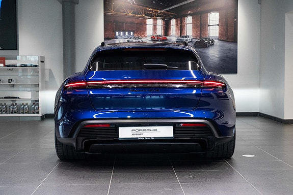 Porsche Taycan Sport Turismo 9 of 30
