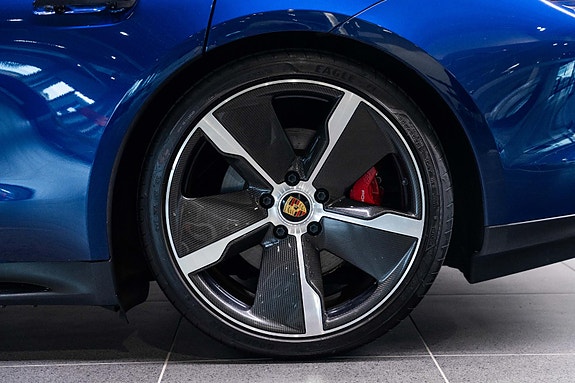 Porsche Taycan Sport Turismo 6 of 30