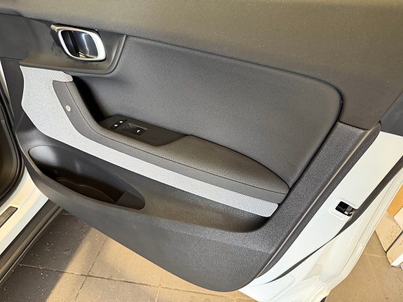 Polestar 2 10 of 30