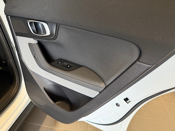 Polestar 2 14 of 30