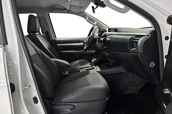 Toyota HiLux 23 of 24