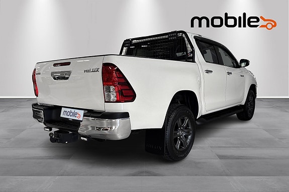 Toyota HiLux 3 of 24