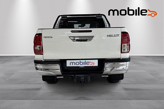 Toyota HiLux 4 of 24