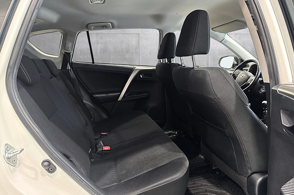 Toyota RAV4 19 of 22