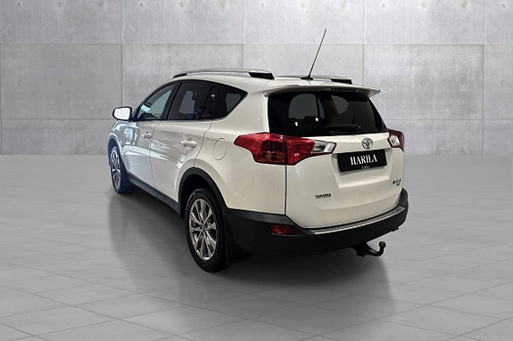Toyota RAV4 4 of 22