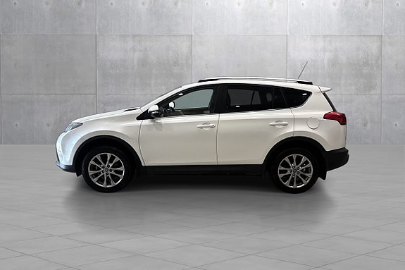 Toyota RAV4 3 of 22