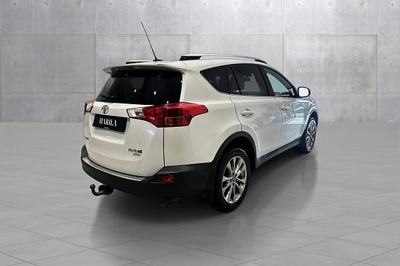 Toyota RAV4 6 of 22
