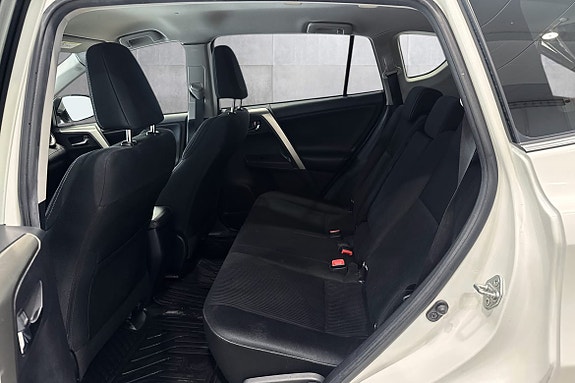 Toyota RAV4 22 of 22