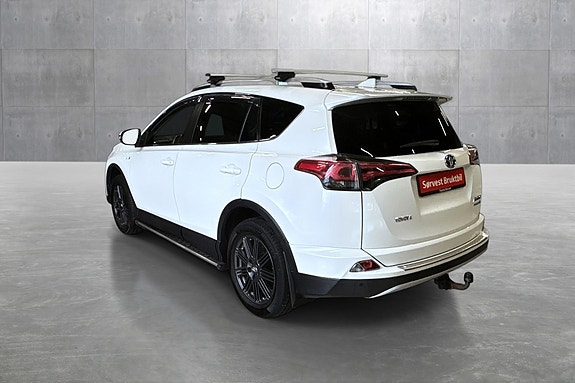 Toyota RAV4 3 of 28