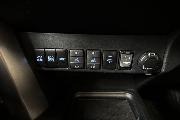 Toyota RAV4 24 of 28