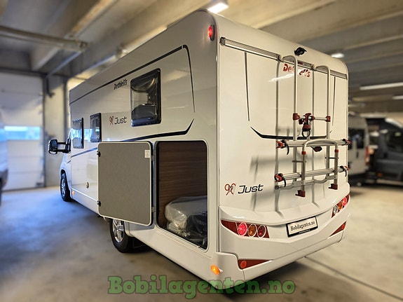 Dethleffs 9-trinns automat / Lav km / Solcelle / Queen bed / Stor garasje ++++ 3 of 30