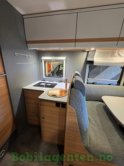 Dethleffs 9-trinns automat / Lav km / Solcelle / Queen bed / Stor garasje ++++ 23 of 30