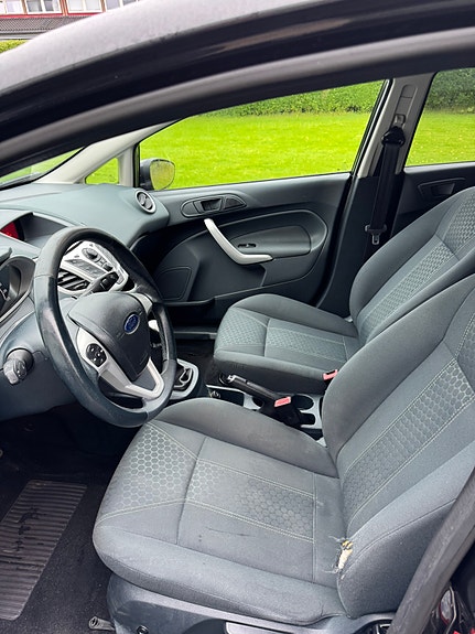 Ford Fiesta 7 of 10
