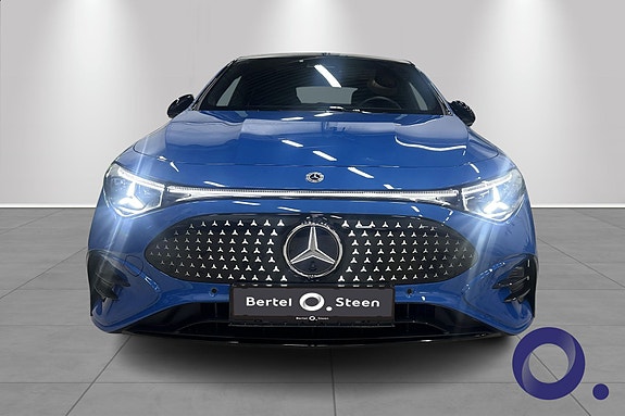 Mercedes-Benz CLA350 9 of 18