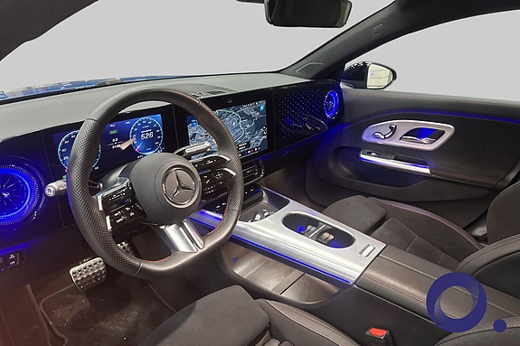 Mercedes-Benz CLA350 14 of 18