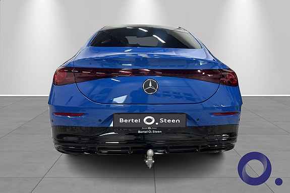 Mercedes-Benz CLA350 4 of 18