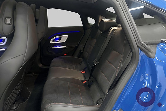 Mercedes-Benz CLA350 11 of 18