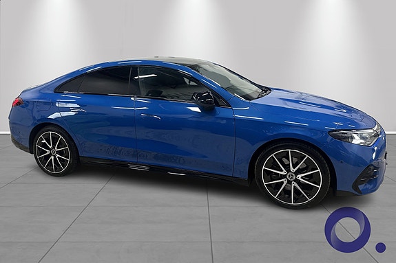 Mercedes-Benz CLA350 7 of 18