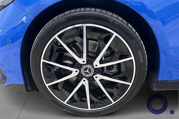 Mercedes-Benz CLA350 10 of 18