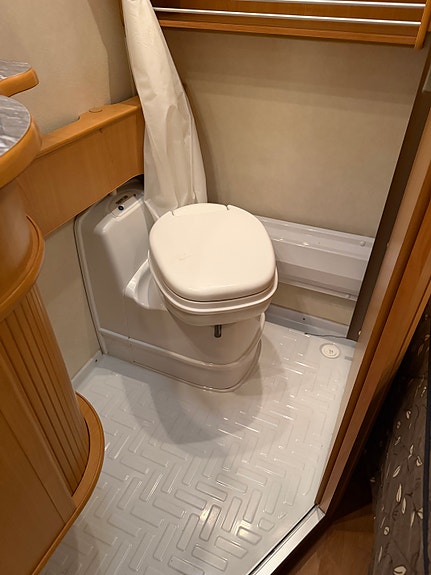 KABE 590 Royal XL /alde/Markise /Køye/Batteripakke/fortelt/Aircondition/Fukttest/Finans 27 of 30