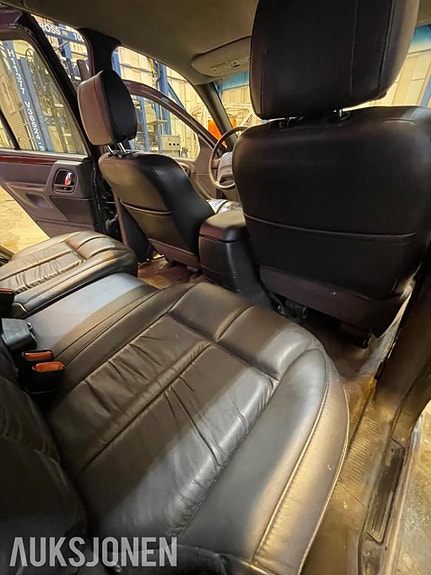Jeep Grand Cherokee 23 of 30