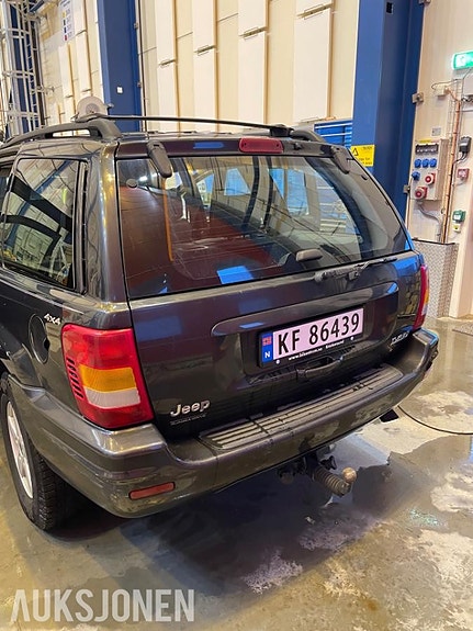 Jeep Grand Cherokee 8 of 30