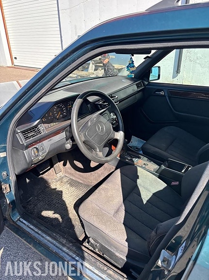 Mercedes-Benz E-Klasse 6 of 7