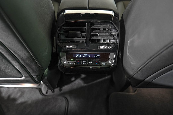 BMW iX 15 of 29