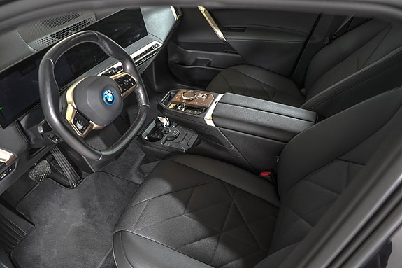 BMW iX 16 of 29