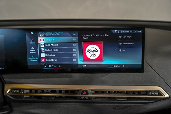 BMW iX 23 of 29
