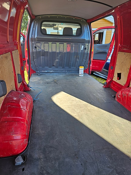 Toyota HiAce 14 of 16