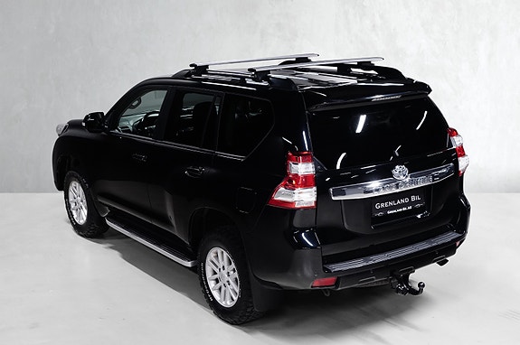 Toyota Land Cruiser 12 of 30