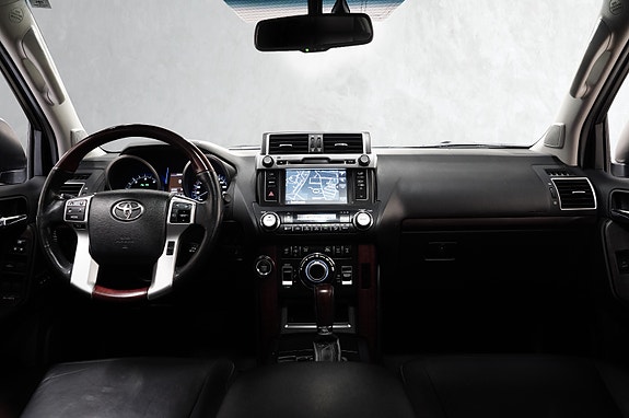 Toyota Land Cruiser 28 of 30