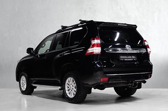 Toyota Land Cruiser 11 of 30