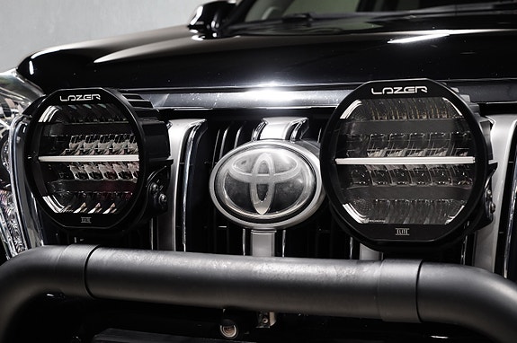 Toyota Land Cruiser 9 of 30