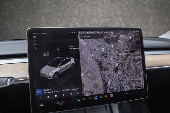 Tesla Model Y 14 of 28