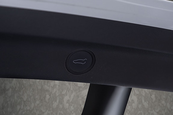 Tesla Model Y 28 of 28