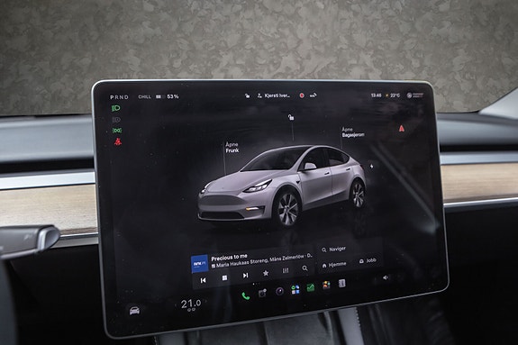 Tesla Model Y 13 of 28