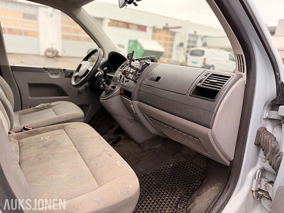 Volkswagen Transporter 21 of 30