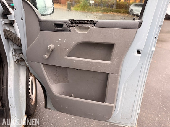 Volkswagen Transporter 20 of 30