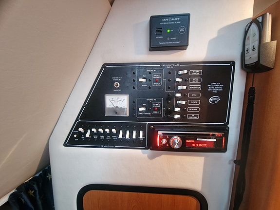 BM-184 Crownline 250 CR 2009,Mercruiser QSD 4,2 l 320 hk motor.  Ca 520 timer. 24 of 30