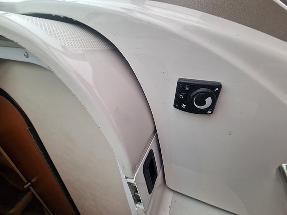 BM-184 Crownline 250 CR 2009,Mercruiser QSD 4,2 l 320 hk motor.  Ca 520 timer. 25 of 30