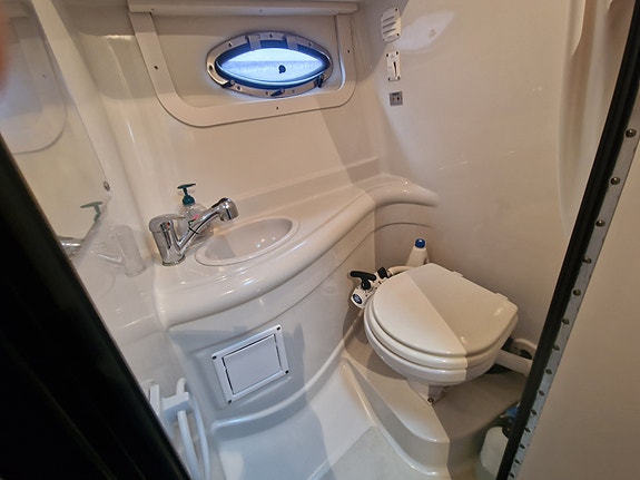 BM-184 Crownline 250 CR 2009,Mercruiser QSD 4,2 l 320 hk motor.  Ca 520 timer. 23 of 30