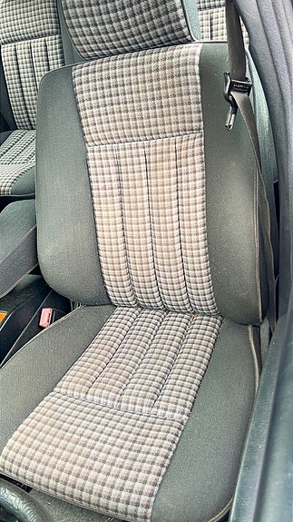 Mercedes-Benz E300 9 of 18