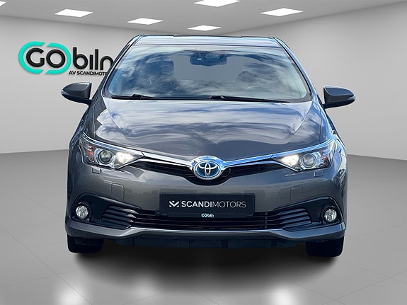 Toyota Auris 3 of 30