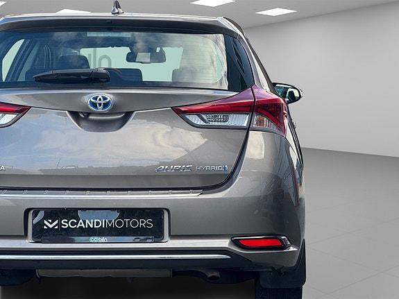 Toyota Auris 11 of 30