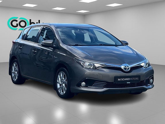 Toyota Auris 6 of 30